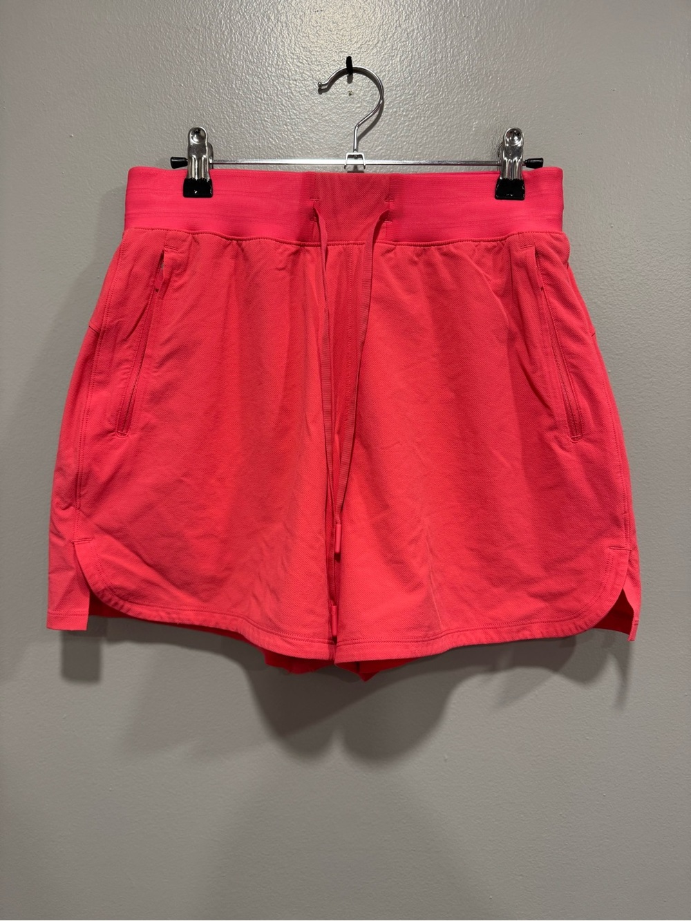 Lululemon License to Train High-Rise Short 4" in Lip Gloss Size 6